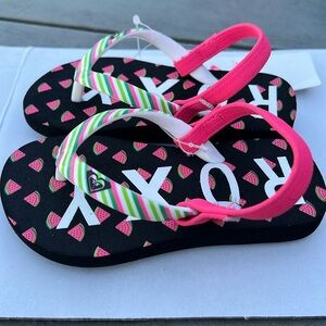 NWT Girls Roxy watermelon flip-flops with heel strap size 7